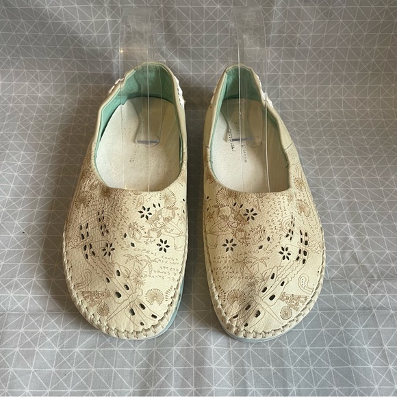 Karma of Charme Ivory Print Leather Embellished Flats 37 - Picture 2 of 7